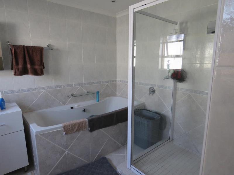 To Let 2 Bedroom Property for Rent in Bracken Heights Western Cape